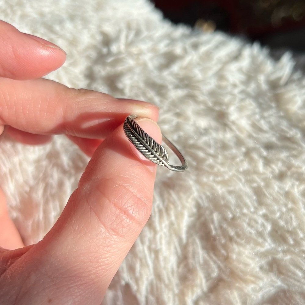Silver Feather Ring - Picture 3 of 6